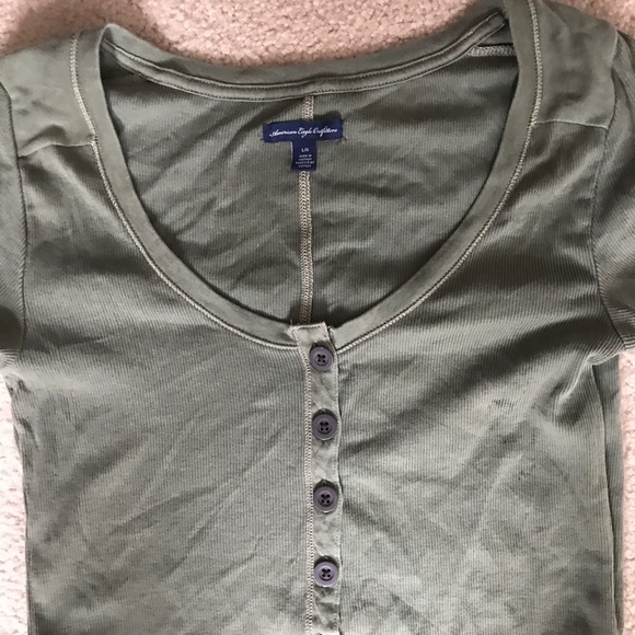 Adorable New w/out tags American Eagle Henley tee - Picture 7 of 8
